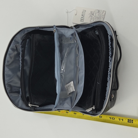 Black Checkered Toiletry Bag With Multiple Compartments - Picture 11 of 16